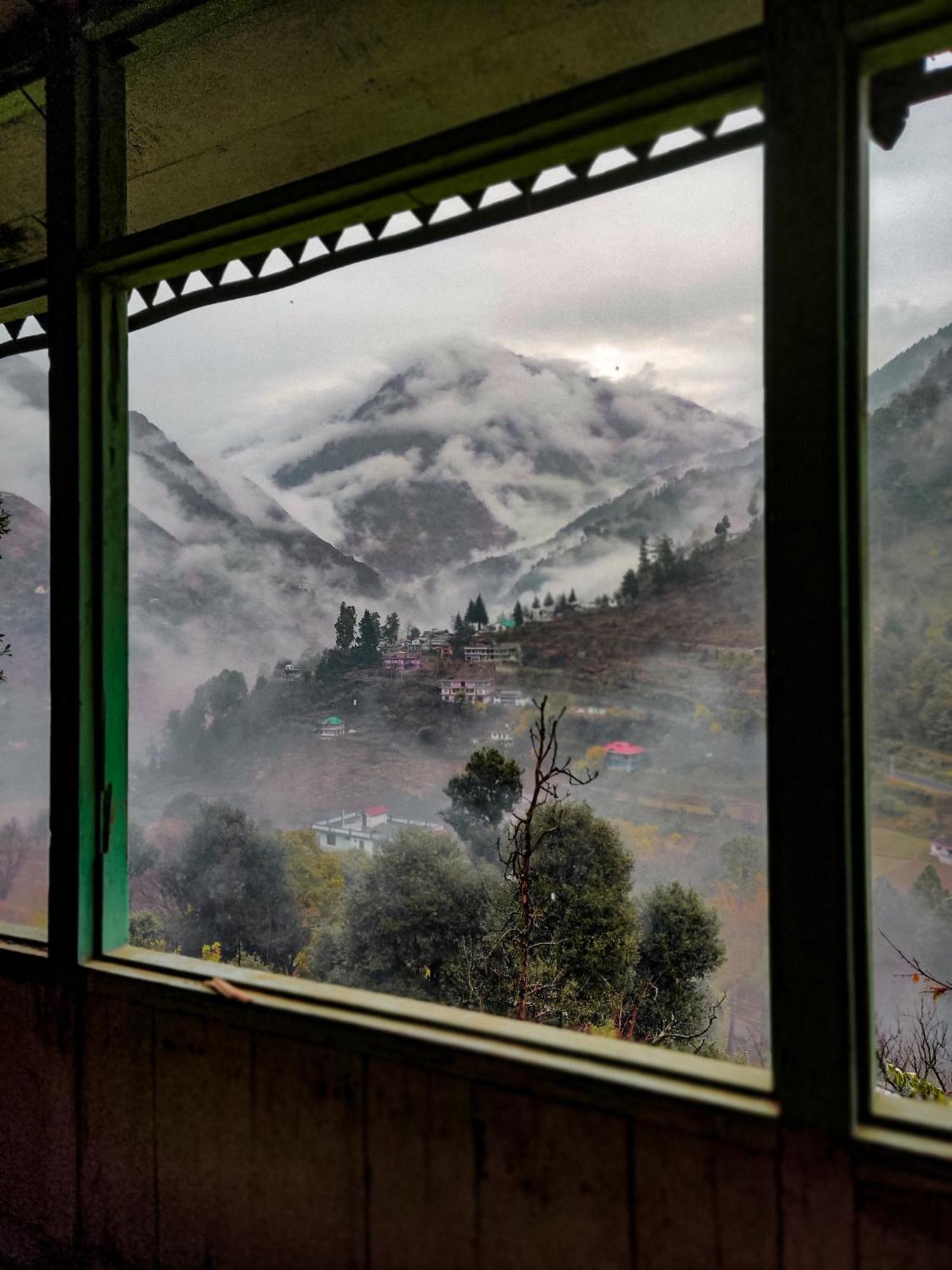 The Nook, Sainj旅舍 外观 照片
