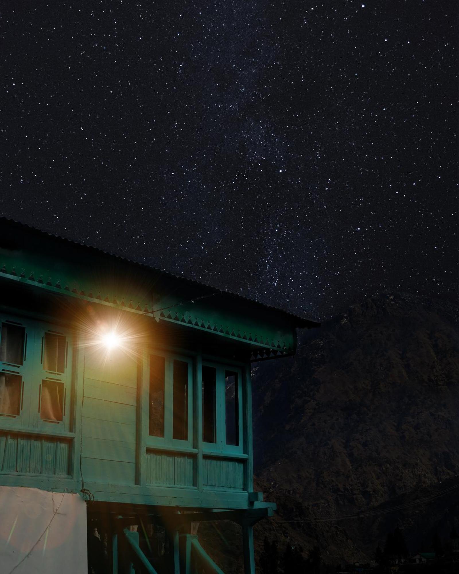 The Nook, Sainj旅舍 外观 照片